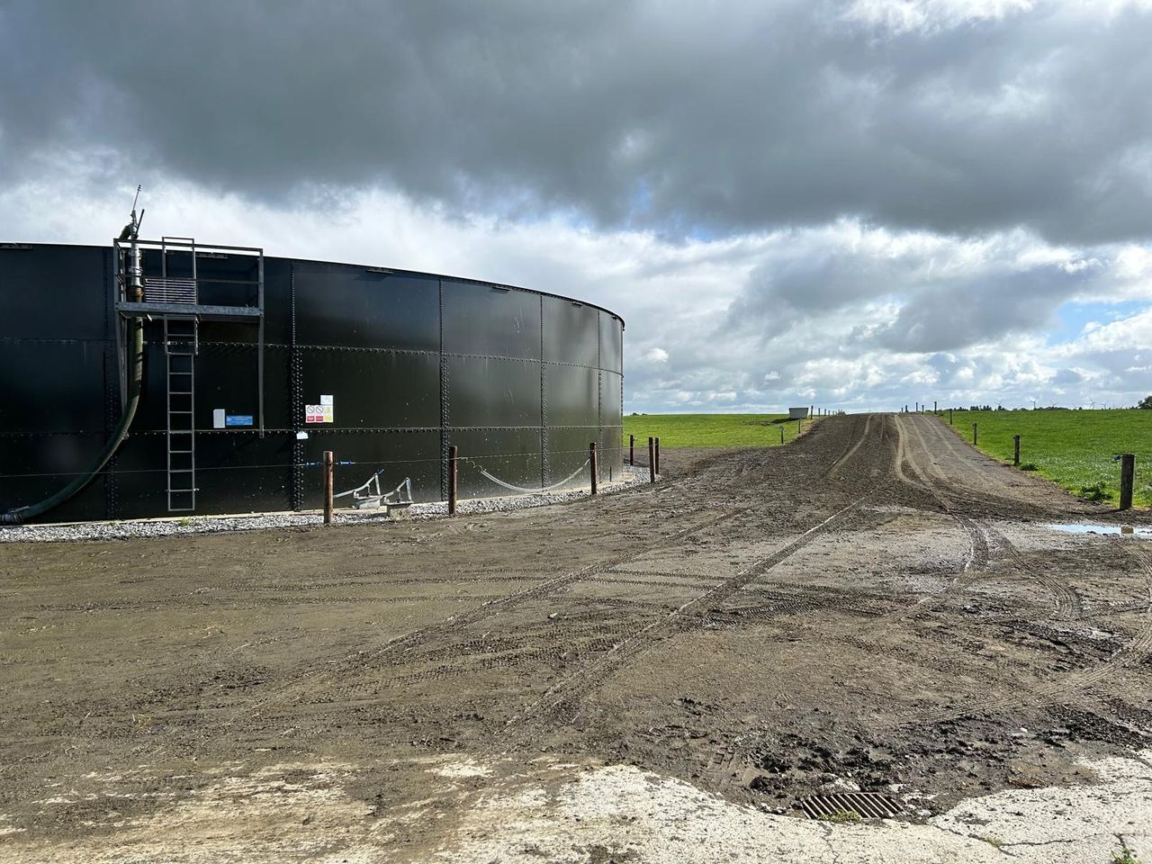 Do you know the new specifications for overground slurry stores?
