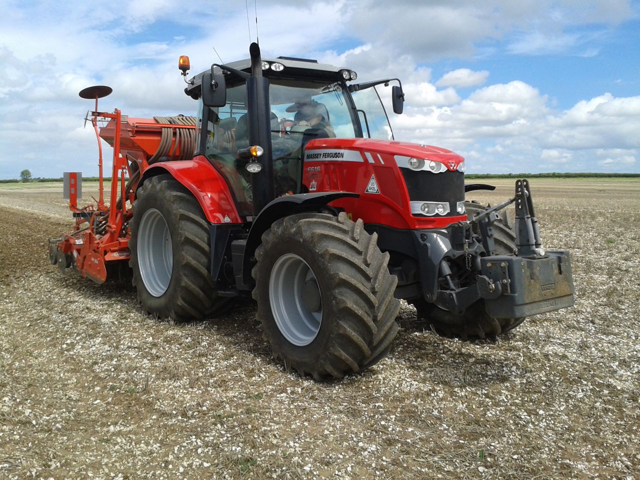 'Farmers could save hundreds in fuel costs by choosing the right tyres'