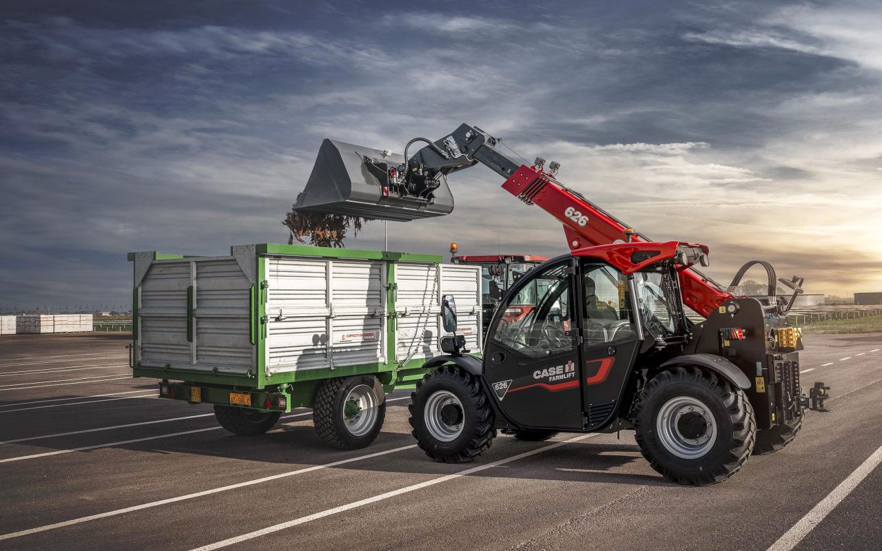 Case launches new compact Farmlift telehandler