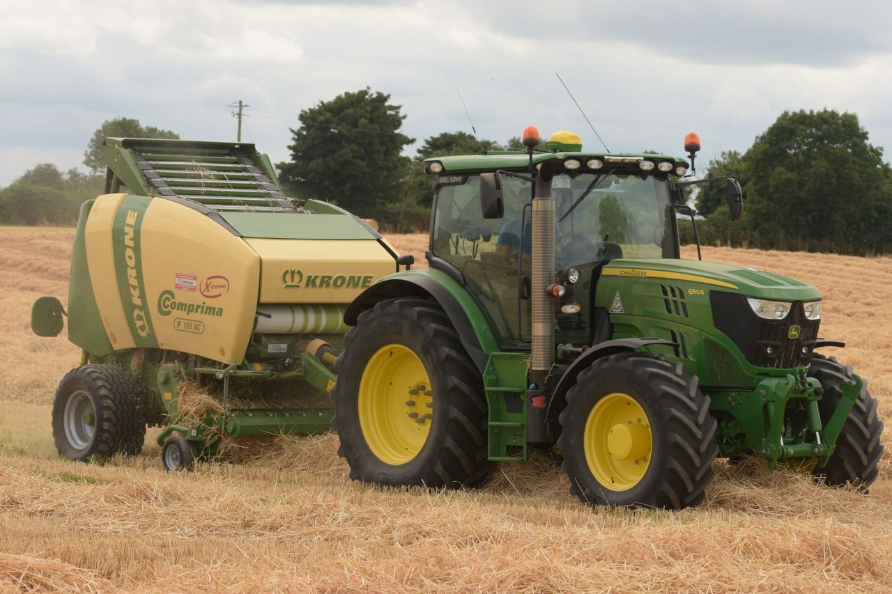 Baling straw: What does it cost?