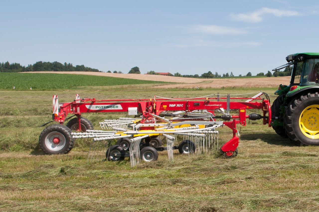 New Pöttinger rake