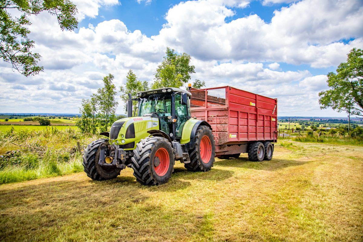 Contractors: Key daily tractor checks for silage season