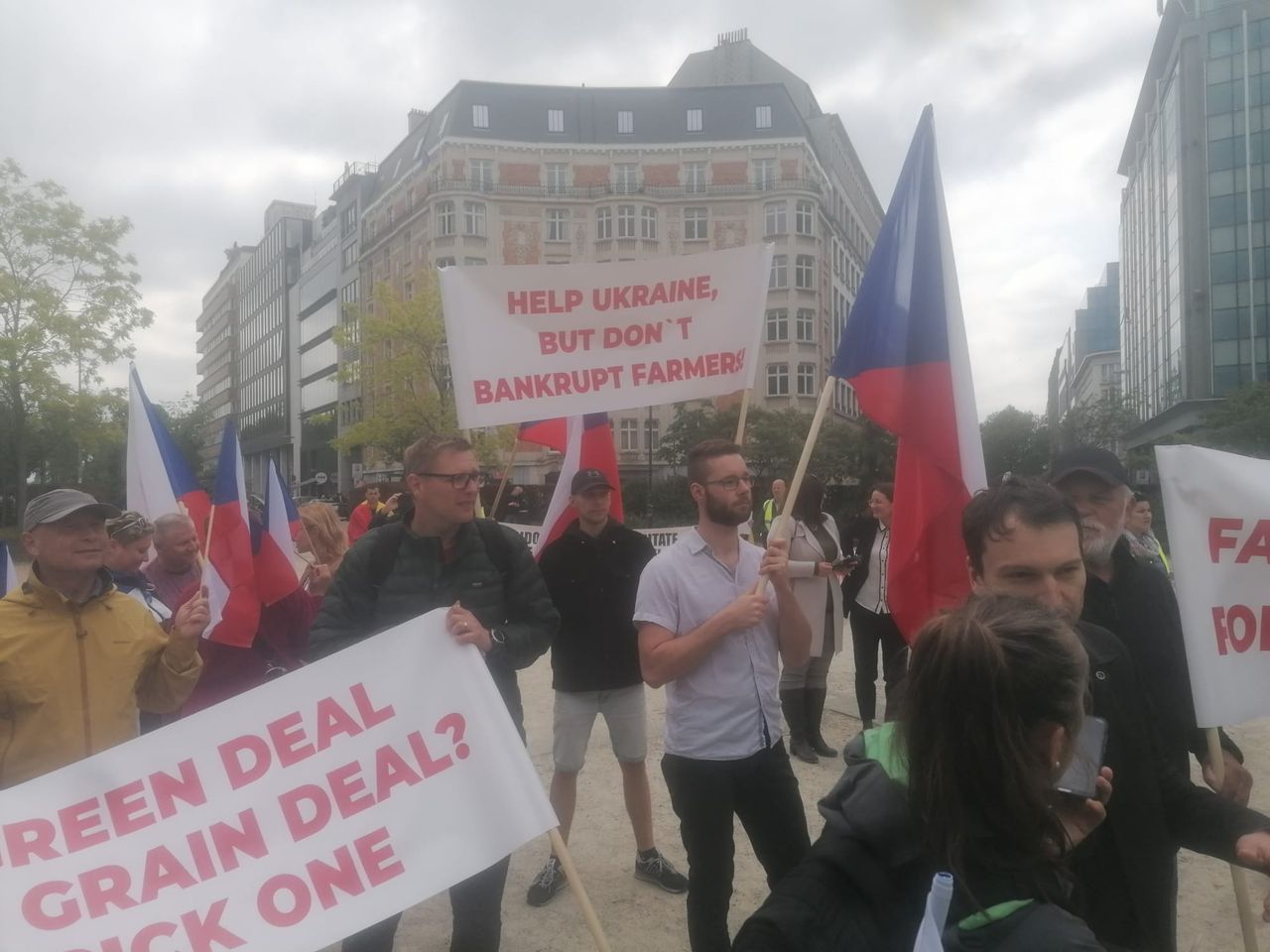 Eastern European farmers protest against imports from Ukraine