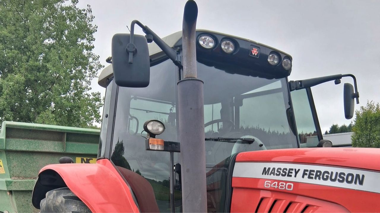 Gardaí stop tractor and fine driver over tinted windows