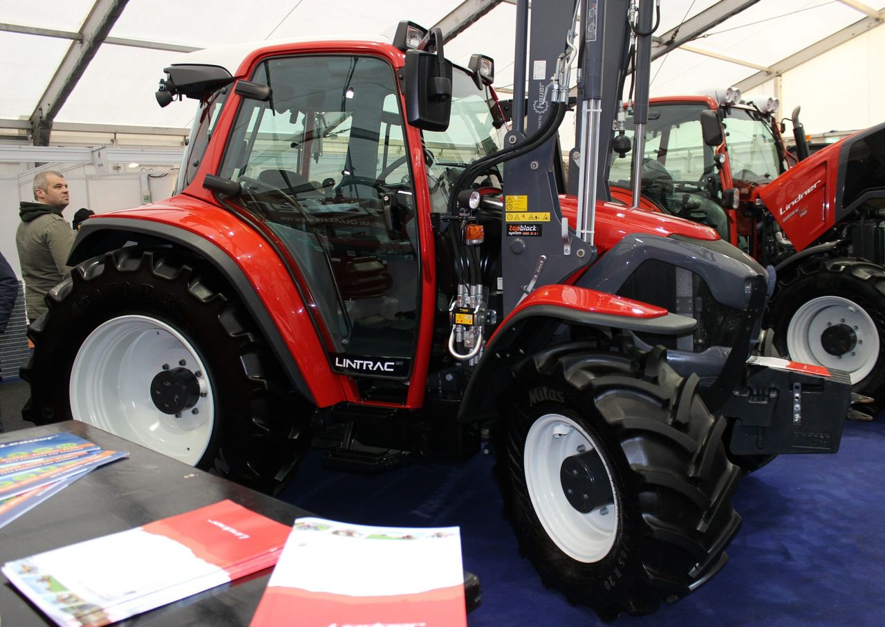 Striking look for Lindner at FTMTA Farm Machinery Show