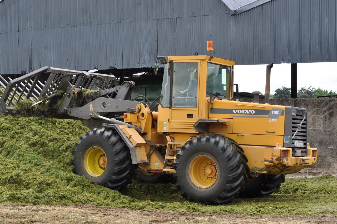 Too many silos are being over-filled - adding to the danger of silage making