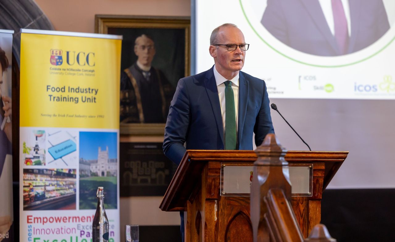 Derogation: Coveney backs slurry exports to avoid 'dramatic' cull