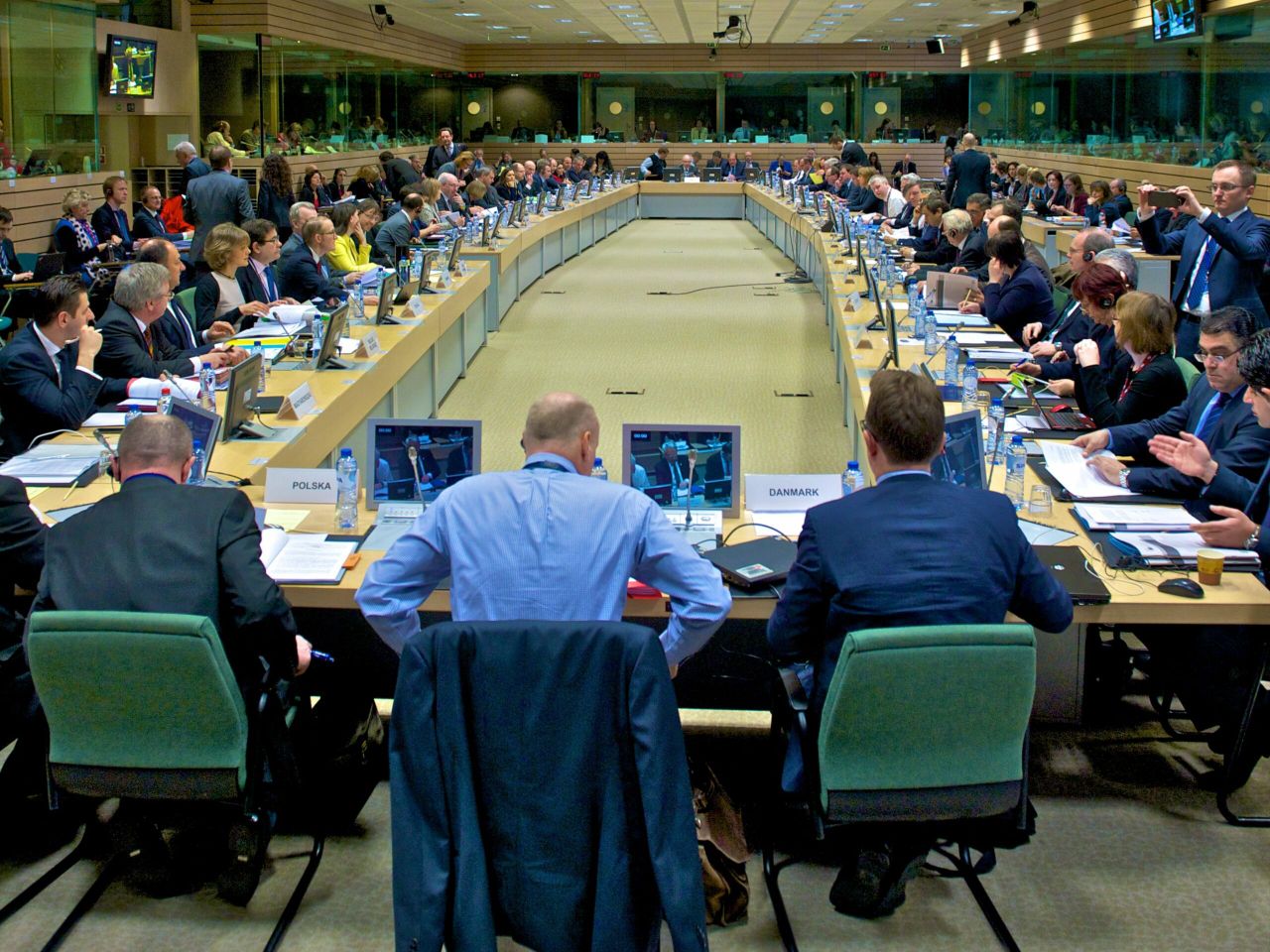 Pressure mounts on EU in the face of deepening dairy crisis