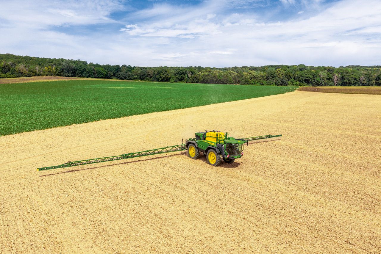 First customer deliveries of the new MY27 John Deere 500R sprayer series will begin in early 2027. Source: John Deere