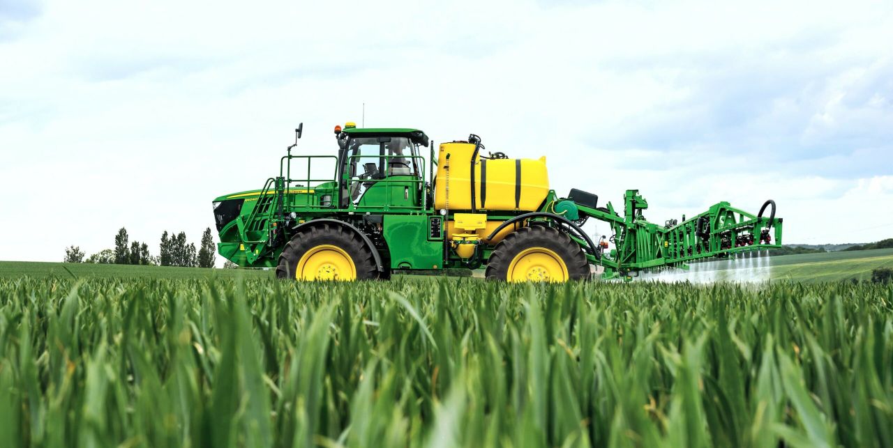 1,000 self-propelled and 10,000 trailed sprayers from Deere's Dutch factory