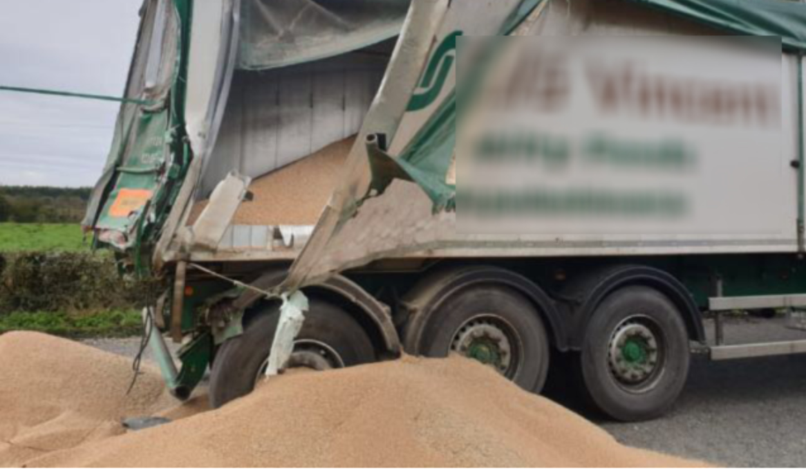 2 truck collision blocks N4 near Edgeworthstown