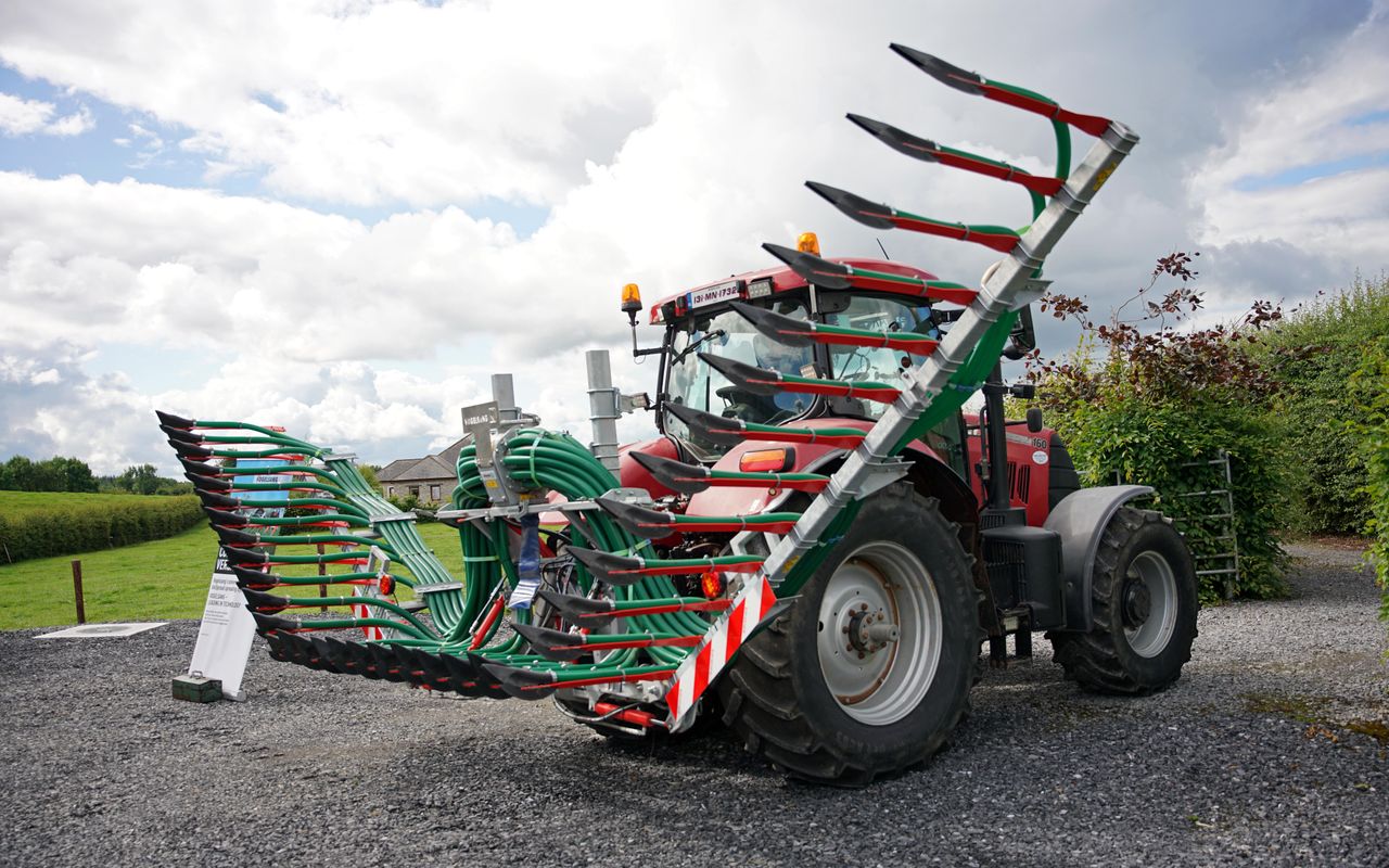 Vogelsang slurry booms offer simplicity and strength