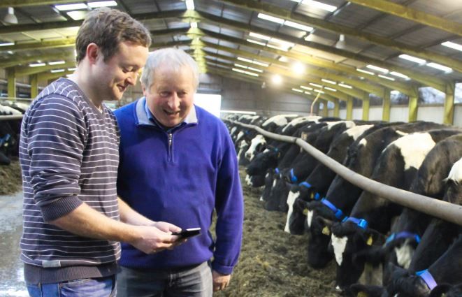 One of Ireland's largest dairy farms fits Dairymaster's MooMonitor system
