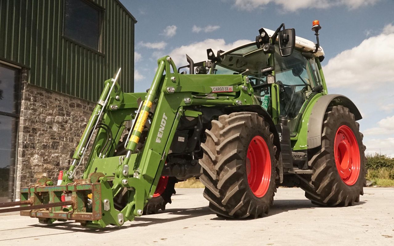Fall in big tractor sales causes AGCO revenue decline