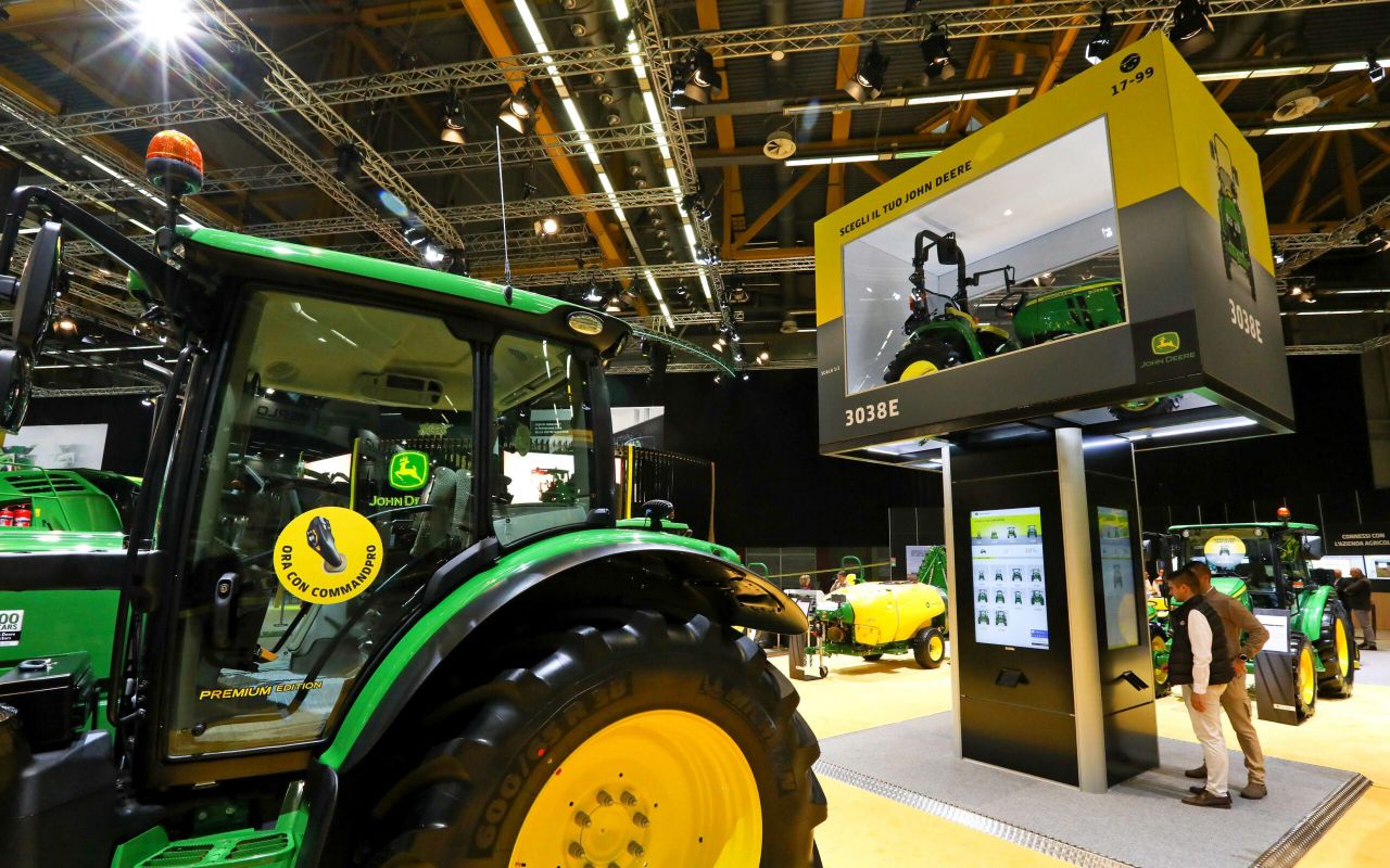 John Deere 'scales' new heights with its latest model