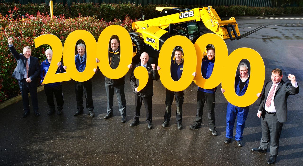 JCB produces its 200,000th Loadall handler