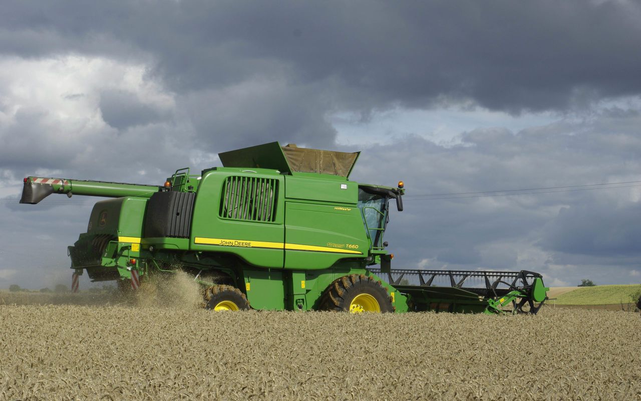 John Deere self-propelled  combines celebrate 75 years