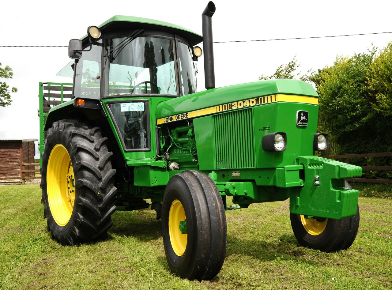 Classic corner: Cork collector restores 6-pot Deere, with a cosy SG2
