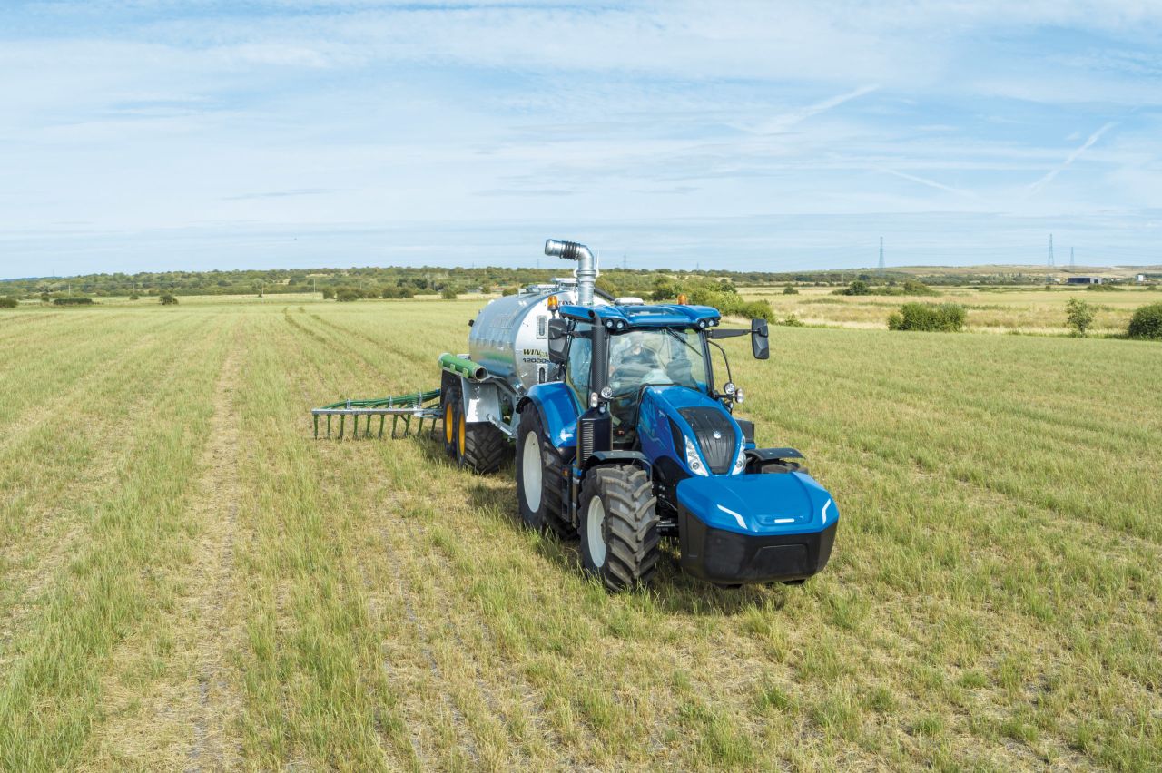 New Holland Methane Power Tractor wins top award