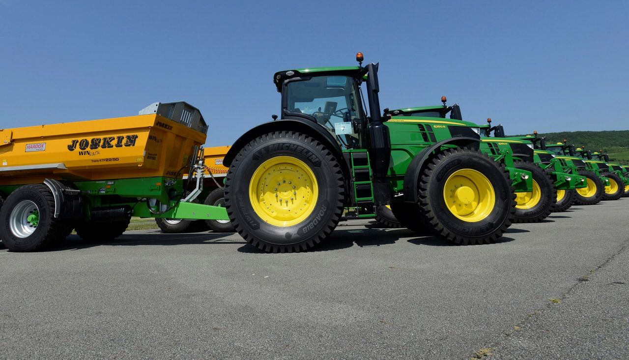 New 'road-spec' tractor tyre: Is this what contractors need?