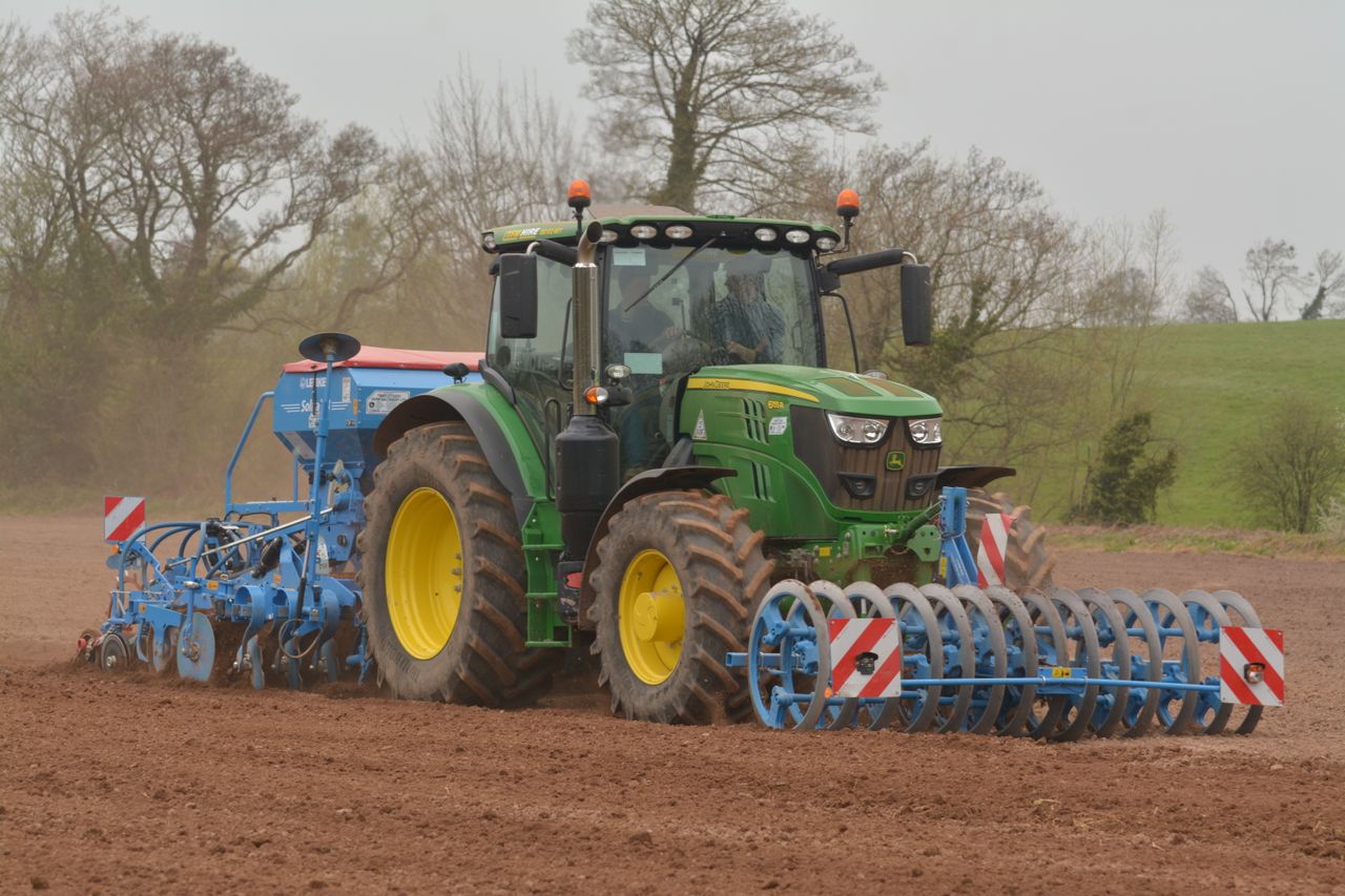 Top tips on winter barley management and sowing spring barley