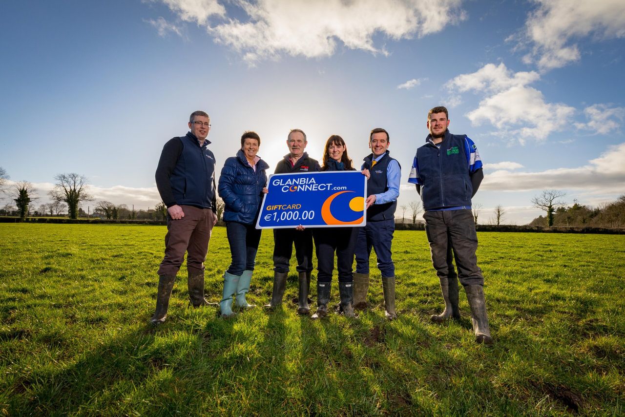 Aileen, Bernie and Brian Sheehy - winners of a €1,000 shopping spree from Glanbia - are pictured with Brian Mullally, Amii McKeever and James Byrne of Glanbia