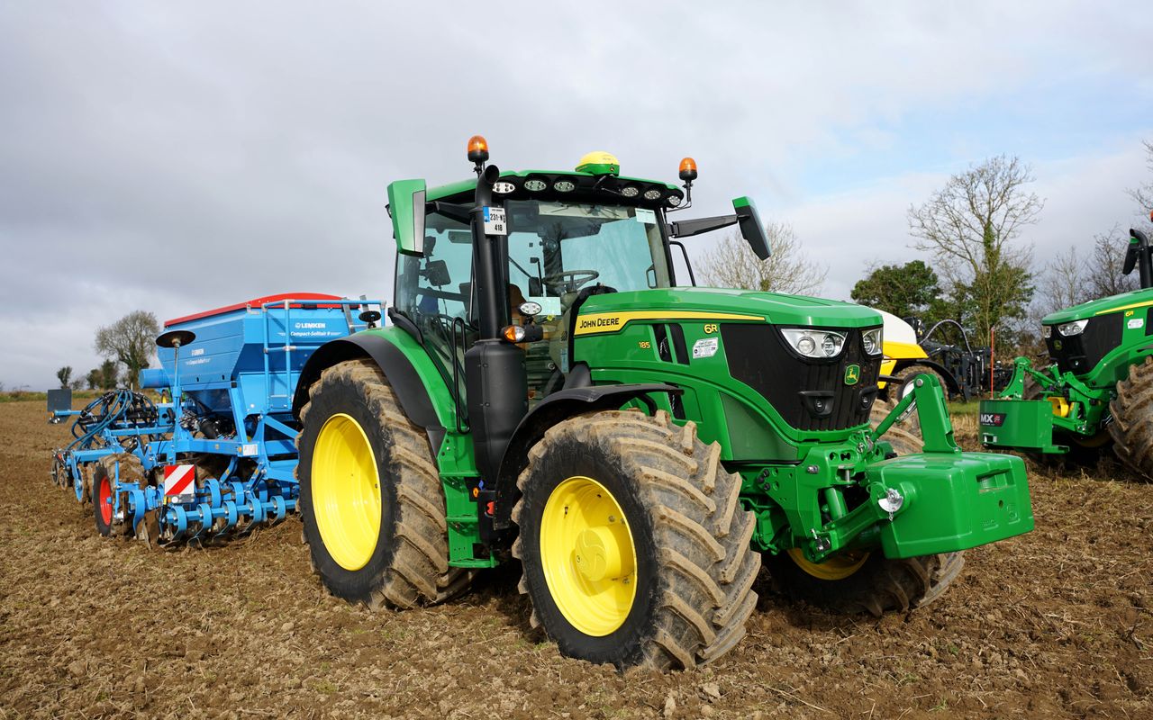 Machinery Focus: Explaining and guiding precision farming