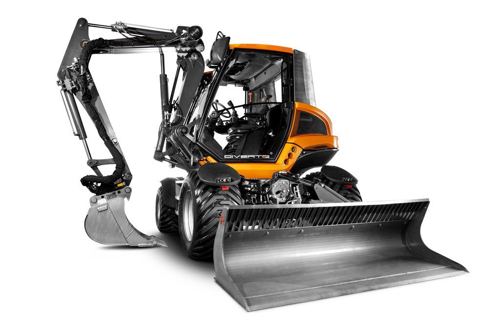 Video: A machine that can act as a tractor, digger and loading shovel