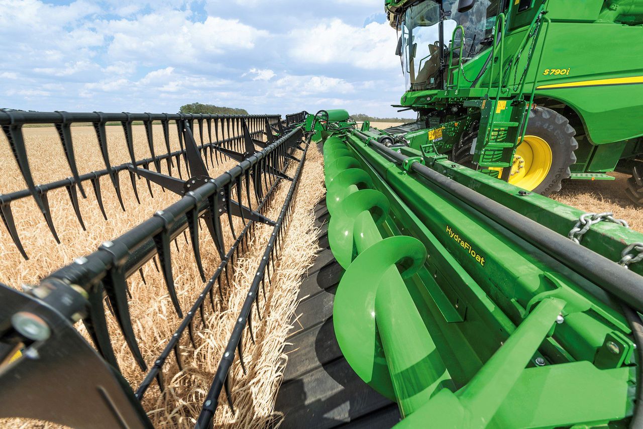 New 'draper' header from John Deere...for European conditions