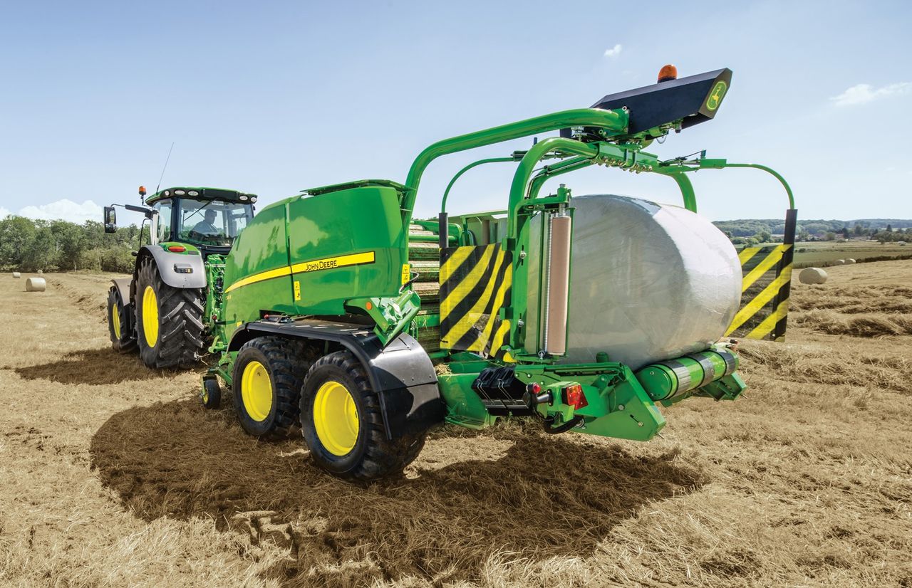Faster baler-wrappers and 'intelligent' slurry spreading from Deere