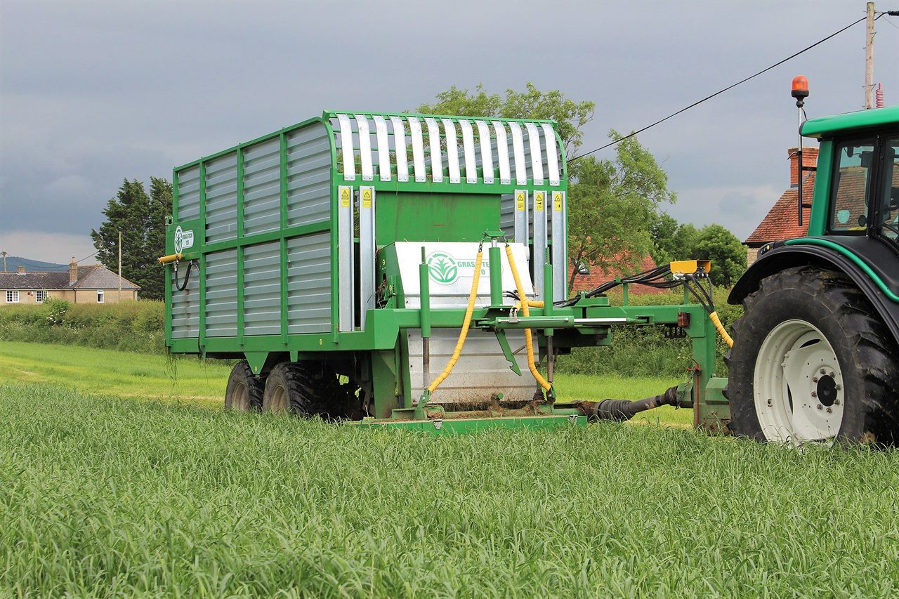 How much should contractors charge for zero-grazing?