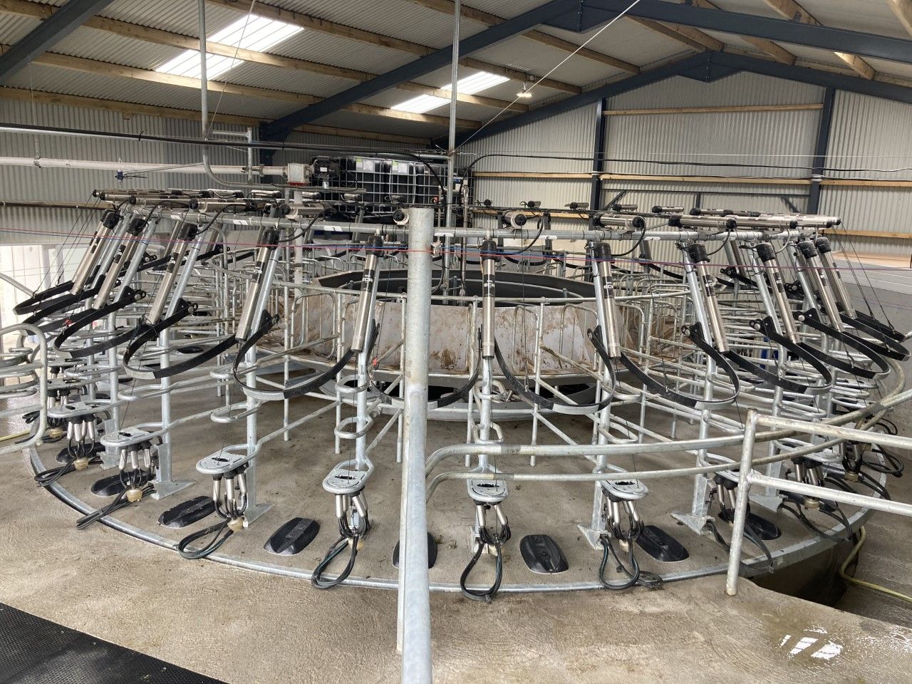 Buildings Focus: A 30-bail rotary for a 160-cow herd in Tipperary