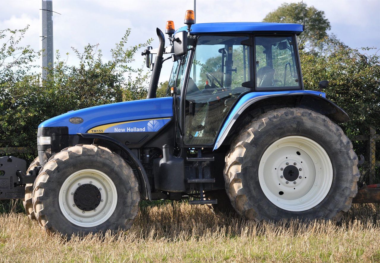 Table: Which brand of tractor is the most popular second-hand import?