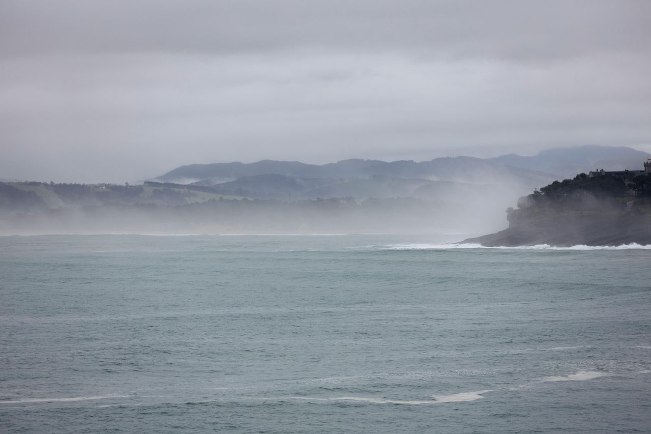 Storm Isha: Status Red wind warning for Donegal, Galway and Mayo