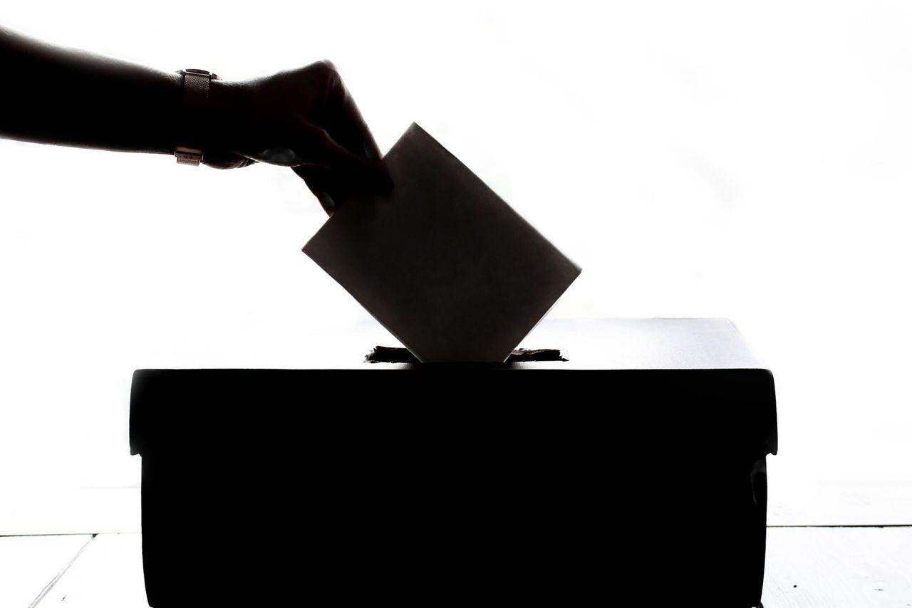 Who is contesting the role of IFA Ulster/North Leinster chair and what are their priorities?