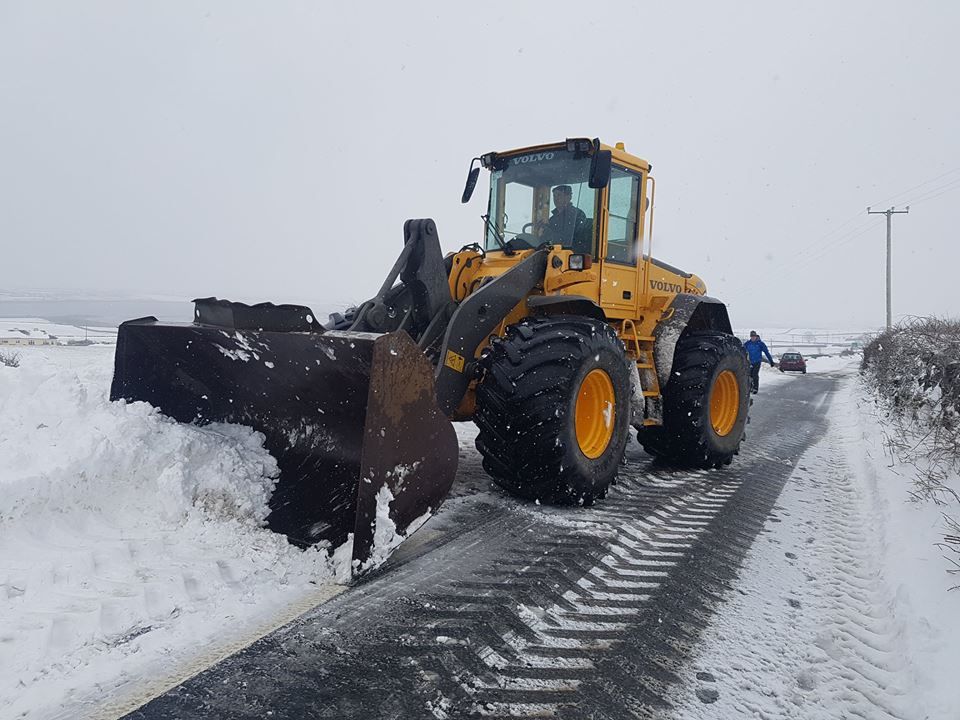 Taoiseach thanks farmers and contractors for tackling the worst of Storm Emma