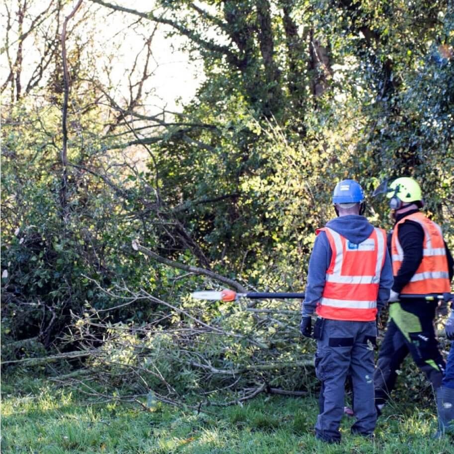 Farmers and contractors warned to watch out for overhead lines