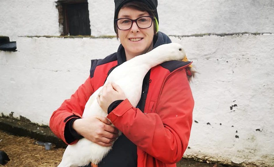 It's 'quackers' - meet Jemima the doting duck