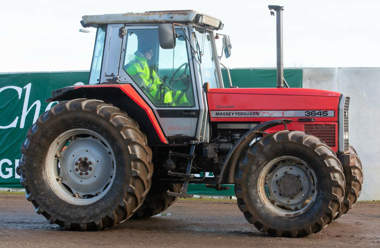Auction report: 'Old-school' MF workhorses change hands at big February sale