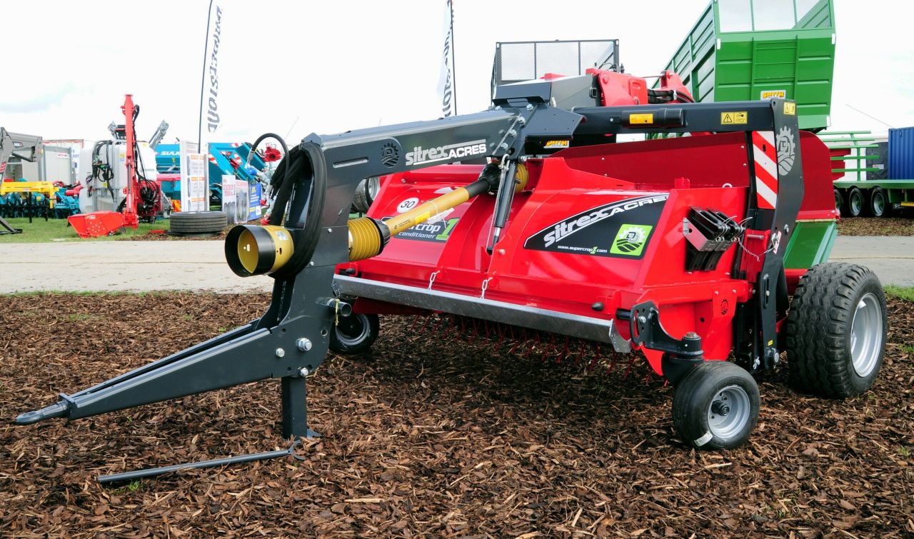 'Ploughing 2018': Irish machine has a new twist on grass...but turns heads too