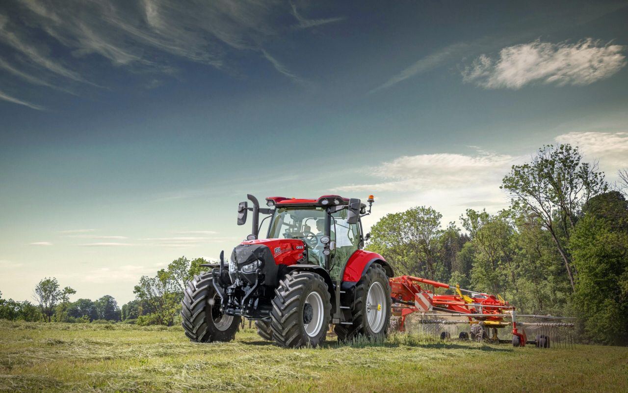 Case and Trimble launch new touchscreen monitors