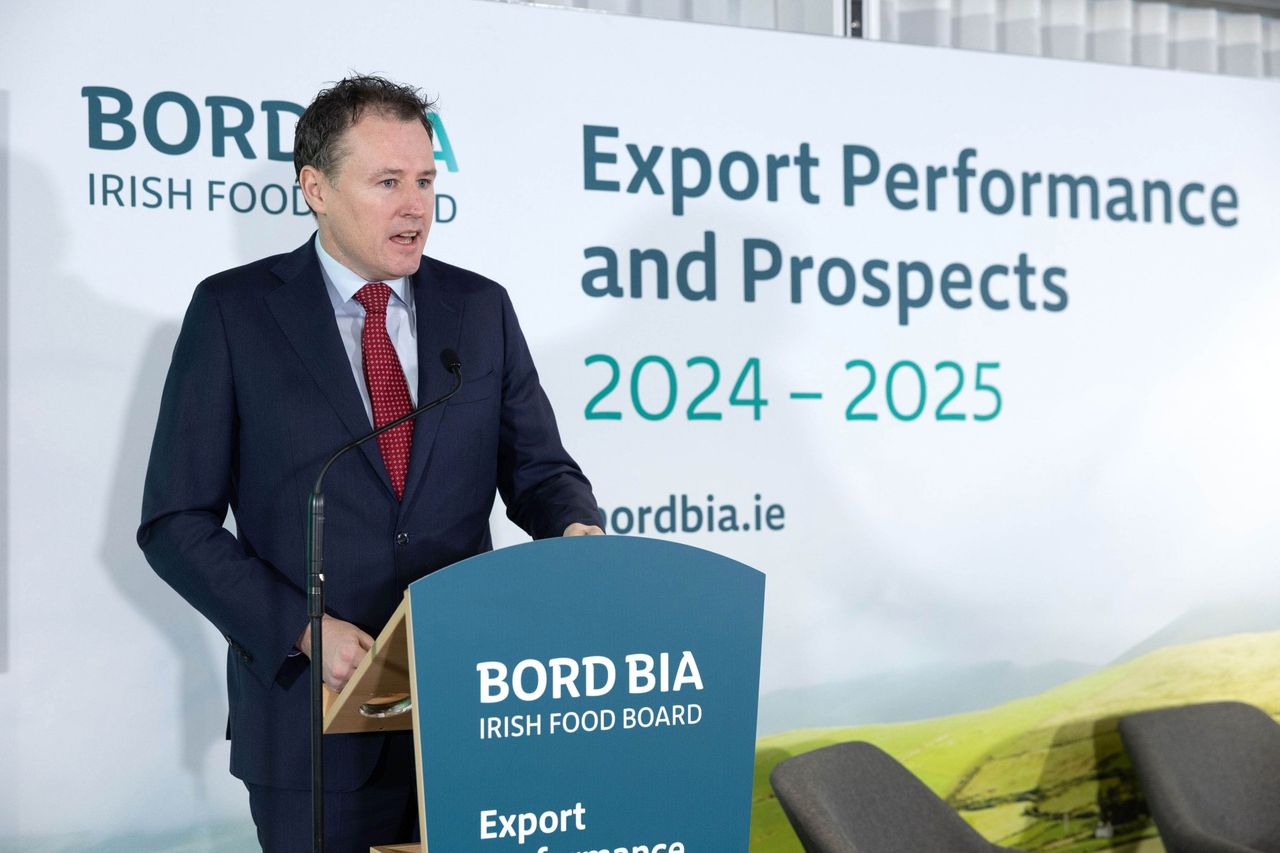 Trump tariff threat a 'lose-lose scenario' - minister