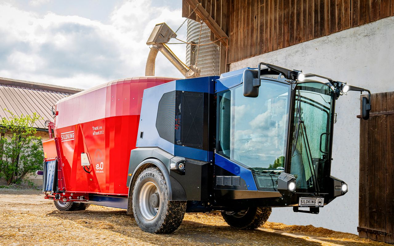 Siloking tames torque demand of trailed mixers