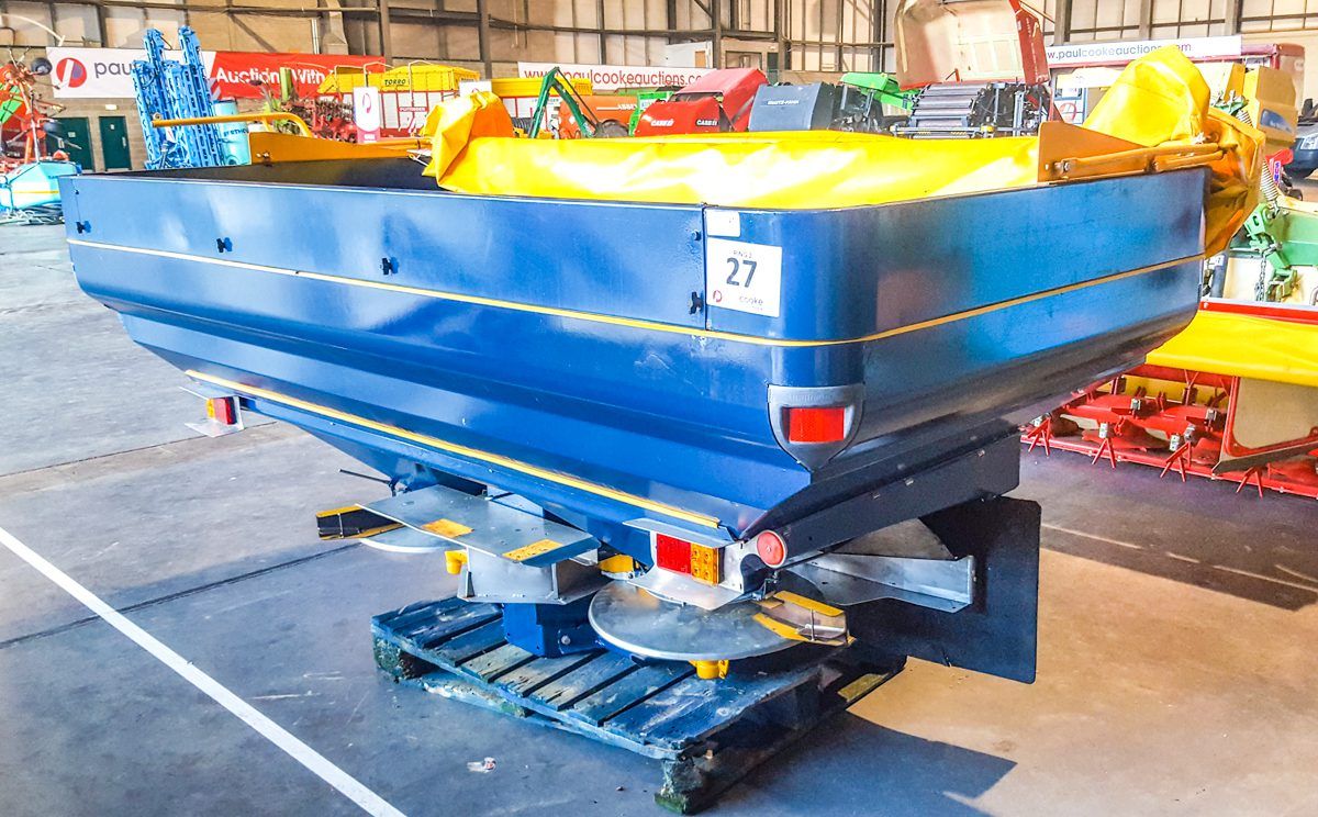 Spreaders and sprayers abound at frenetic FTMTA auction