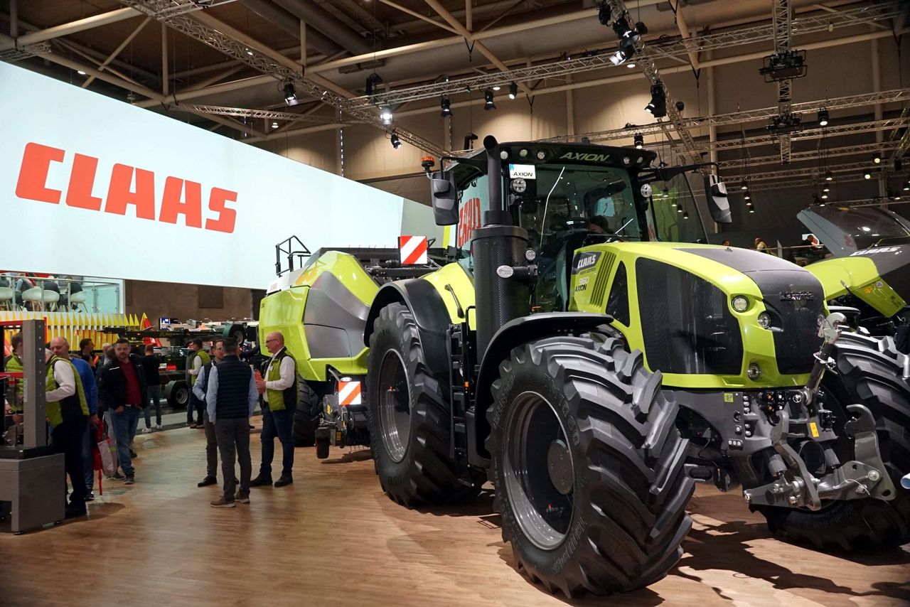 Claas results show stability while the big three fall back