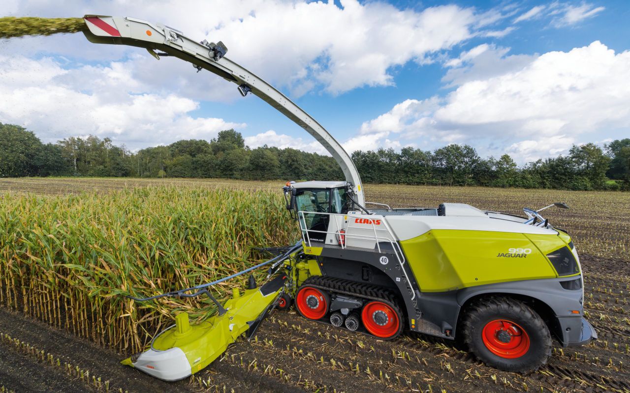 Tracks bring multiple benefits to forage harvesters