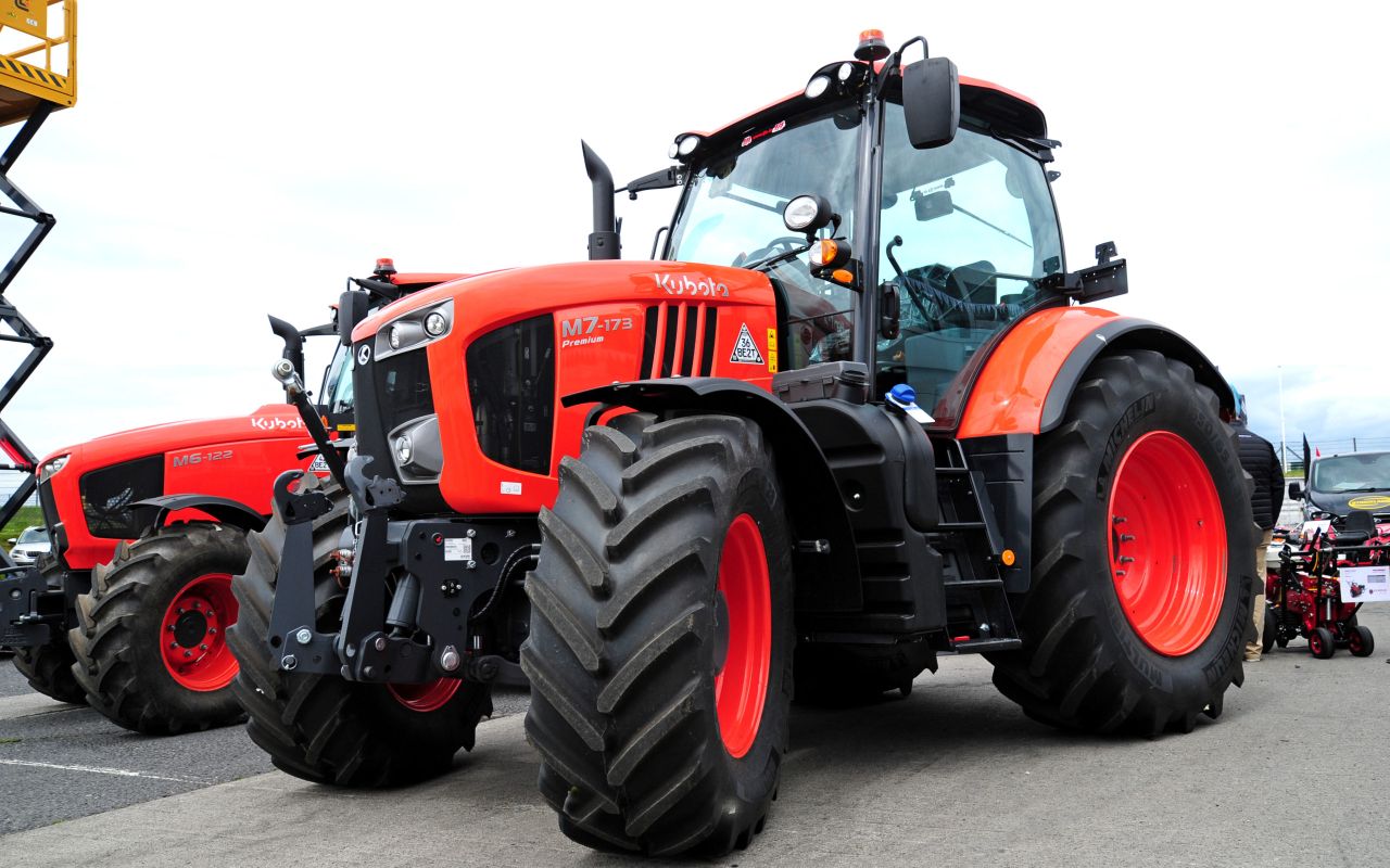 A day at the race track with FJS and Kubota