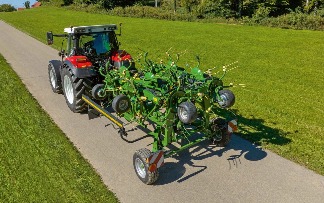 Trailed tedders from Krone as Italy electrifies the operation