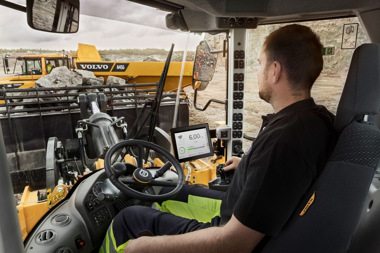 How can a 5G mobile phone signal improve your 'driving'?