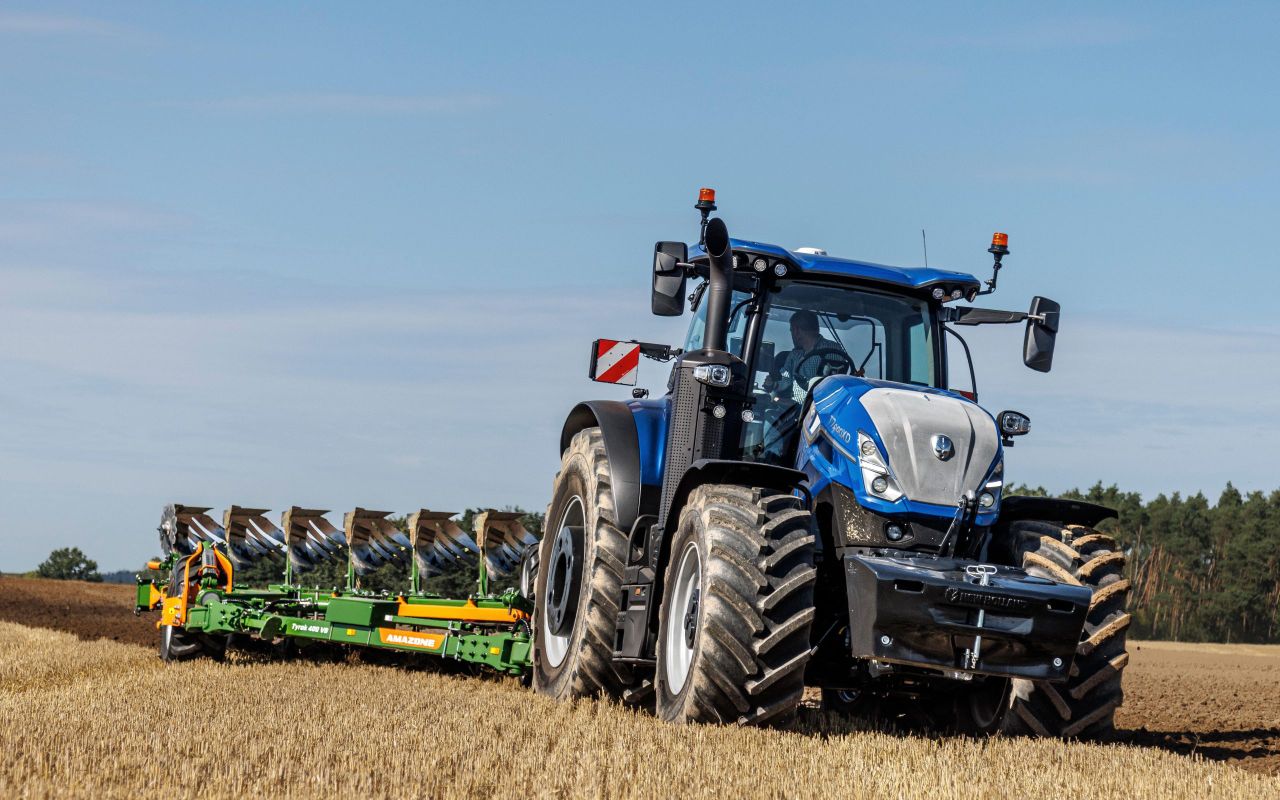 New Holland T7 XD series offers 435hp in compact package